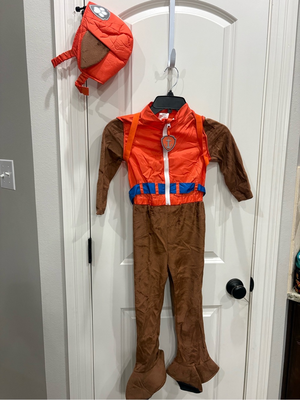 Zuma Paw Patrol 3 piece costume 5-6t GUC Hat Backpack